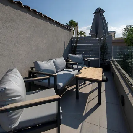 Eleanthi Modern Living Apartment Galatas  Exterior photo