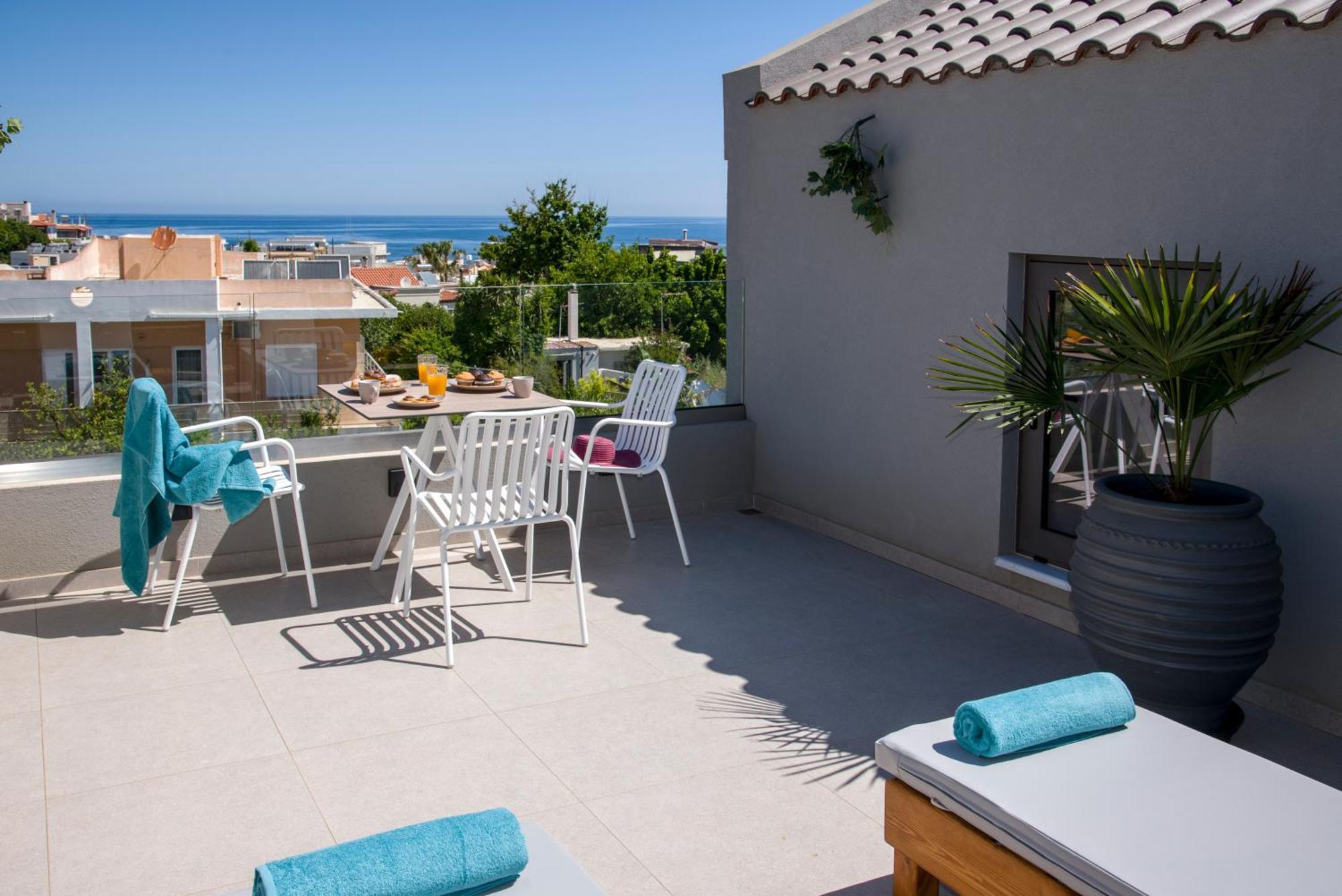 Daire Eleanthi Modern Living